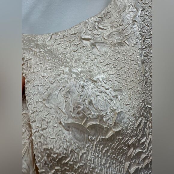 Vintage 90's Cream Satin Crinkle 3D Rose Floral Pattern Tank Camisole Size M - Picture 10 of 10